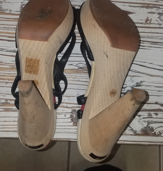 Burberry Heeled Sandals - Picture 4 of 5